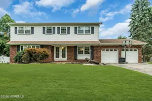 121 Bar Harbor Rd S, Freehold, NJ 07728 - Photo 2