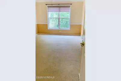 566 Saint Andrews Place, Manalapan Township, NJ 07726 - Photo 10