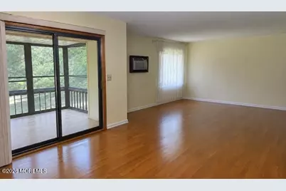 147 Amberly Drive #G, Manalapan Township, NJ 07726 - Photo 4