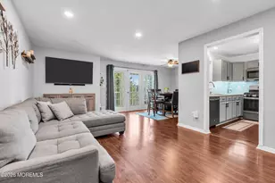 118 Evergreen Ct, Freehold, NJ 07728 - Photo 12