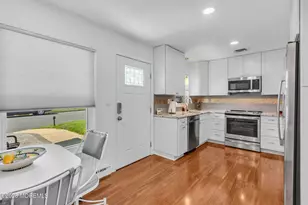605B Lake Point Dr, Lakewood, NJ 08701 - Photo 16