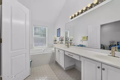 411 Perry Street, Morganville, NJ 07751 - Photo 32