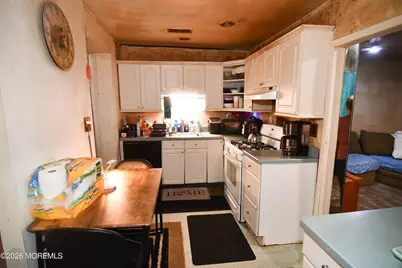 481 Center Avenue, North Middletown, NJ 07748 - Photo 10