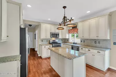 41 Walter Avenue, Eatontown, NJ 07724 - Photo 6