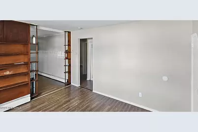 8 Kendall Drive, Sayreville, NJ 08859 - Photo 2