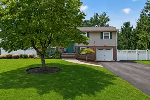 104 Pinewood Rd, Howell Township, NJ 07731 - Photo 4
