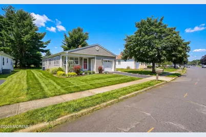 4 Doral Drive, Toms River Township, NJ 08757 - Photo 2