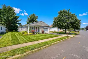 4 Doral Dr, Toms River Township, NJ 08757 - Photo 2