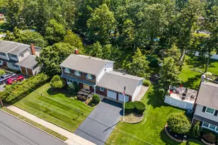29 Meadowbrook Dr, Howell Township, NJ 07731 - Photo 2