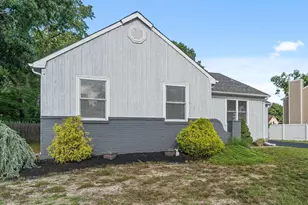 1461 Iroquois Ct S, Toms River Township, NJ 08755 - Photo 4