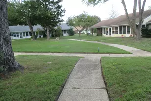 365F Chesterfield Ct, Lakewood, NJ 08701 - Photo 2