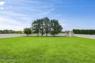 354 Hutchinson Dr, Freehold, NJ 07728 - Photo 40