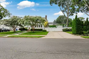 258 Lawrence Ave, Oakhurst, NJ 07755 - Photo 4