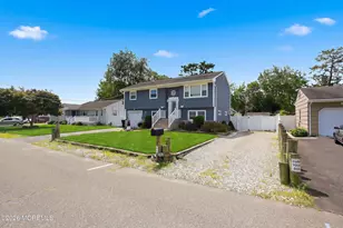 165 Walnut Creek Ln, Toms River Township, NJ 08753 - Photo 2