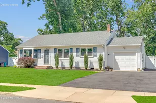 864 Roundtree Dr, Toms River Township, NJ 08753 - Photo 2