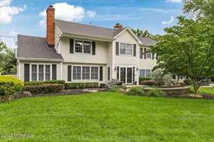 61 Laurelwood Dr, Colts Neck Township, NJ 07722 - Photo 4