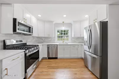 312 Edgemoor Road, Belford, NJ 07718 - Photo 12