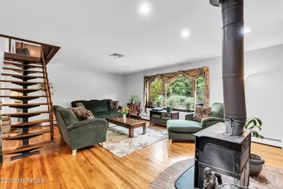 43 Railroad Avenue, Beachwood, NJ 08722 - Photo 2
