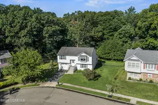 18 Molly Pitcher Dr, Hazlet Township, NJ 07730 - Photo 8