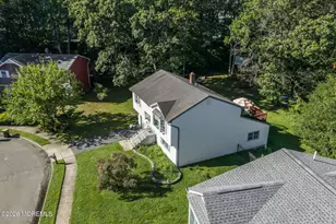 18 Molly Pitcher Dr, Hazlet Township, NJ 07730 - Photo 10