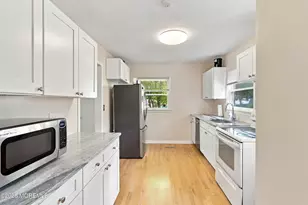 122 9th St, Belford, NJ 07718 - Photo 8