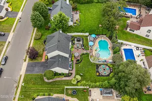 31 Woodstown Dr, Freehold, NJ 07728 - Photo 12