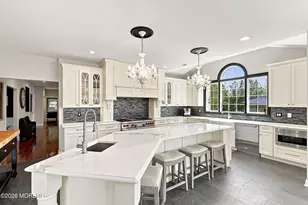 6 Courtney Ct, Freehold, NJ 07728 - Photo 4