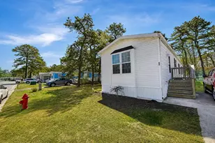 65 Woodchuck Pkwy, Whiting, NJ 08759 - Photo 2