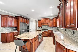 26 Goshawk Ct, Morganville, NJ 07751 - Photo 28