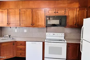 587B Lake Point Dr, Lakewood, NJ 08701 - Photo 26