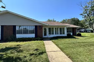 587B Lake Point Dr, Lakewood, NJ 08701 - Photo 2