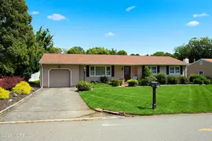 293 Timberline Pl, Brick, NJ 08723 - Photo 4