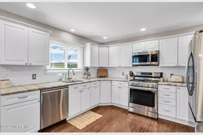 106 Perry Street, Keyport, NJ 07735 - Photo 8