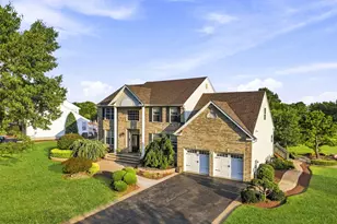 901 Oakley Dr, Freehold, NJ 07728 - Photo 4