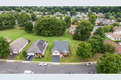 65 Murray Hill Terrace, Marlboro Township, NJ 07746 - Photo 4