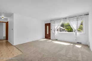 341 Middle Rd, Hazlet Township, NJ 07730 - Photo 6