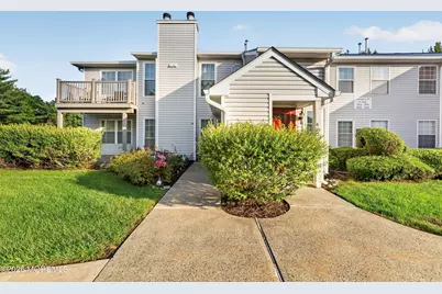 398 Hampton Place, Morganville, NJ 07751 - Photo 2