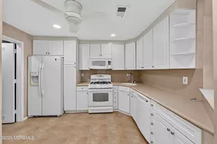 398 Hampton Pl, Morganville, NJ 07751 - Photo 6