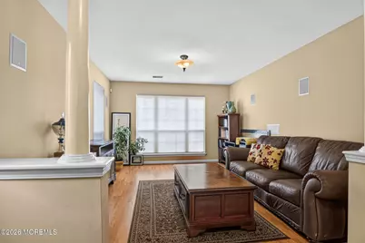 12 Berkshire Court, Manalapan Township, NJ 07726 - Photo 4
