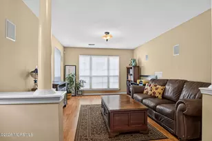 12 Berkshire Ct, Manalapan Township, NJ 07726 - Photo 4