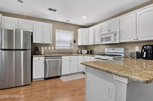 12 Berkshire Ct, Manalapan Township, NJ 07726 - Photo 14