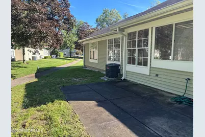 878 Winchester Court #B, Manchester Township, NJ 08759 - Photo 4