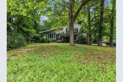 390 Church Street, Belford, NJ 07718 - Photo 32