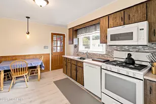 6 Burnham Rd, East Brunswick Township, NJ 08816 - Photo 6