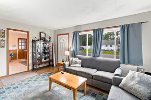 6 Burnham Rd, East Brunswick Township, NJ 08816 - Photo 4