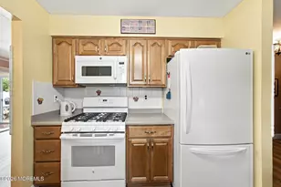 48 Markwood Dr, Howell Township, NJ 07731 - Photo 6