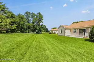 117 Lowens Strasse, Freehold, NJ 07728 - Photo 22