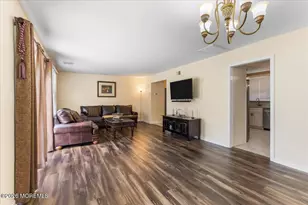 117 Lowens Strasse, Freehold, NJ 07728 - Photo 14