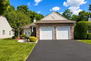 111 Fontaine Ct, Monroe Township, NJ 08831 - Photo 2