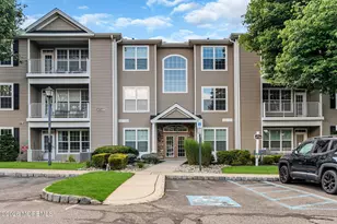 663 St Andrews Pl, Manalapan Township, NJ 07726 - Photo 2
